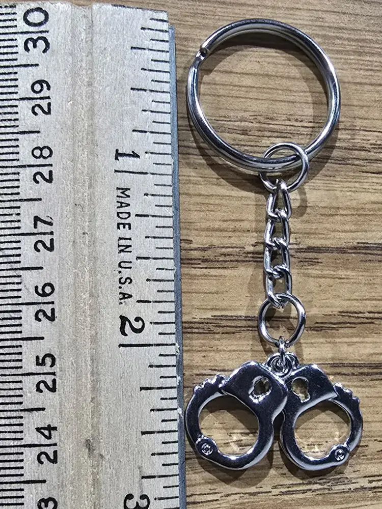 KC1331-3Inch-Handcuff-Keychain.webp