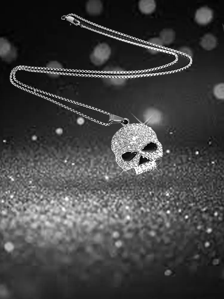 [NE2921-CRY] Sparkly Skullette Pendant Neck (CRYSTAL)